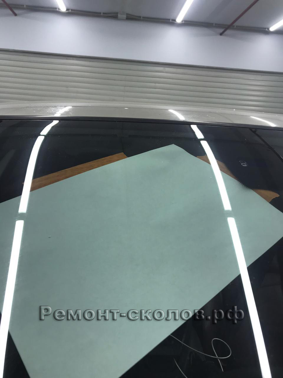 Результат ремонта трещины на лобовом стекле BMW в ЮЗАО