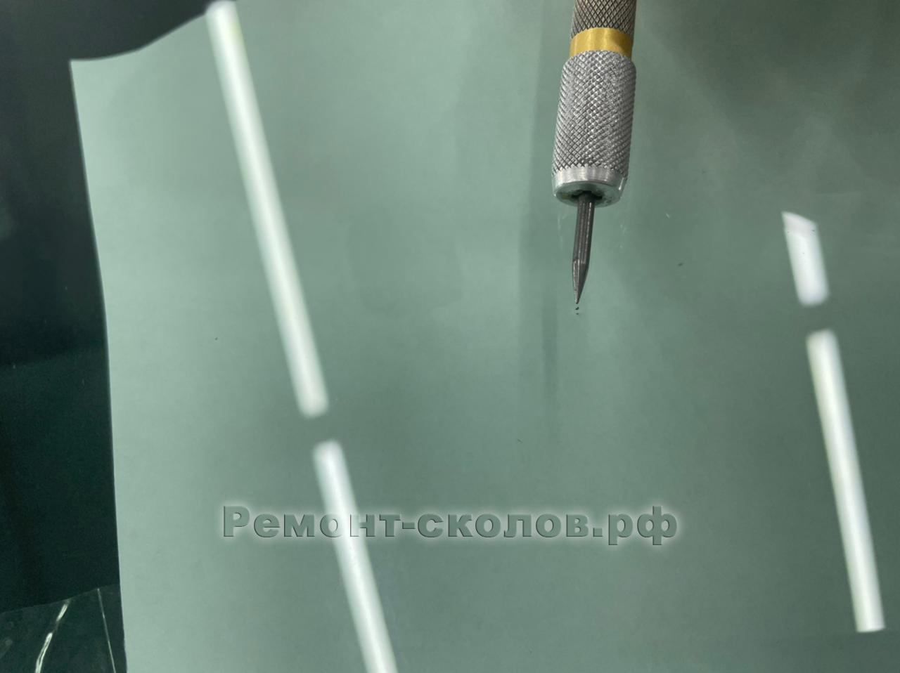 Skoda ремонт скола на лобовом стекле в ЮЗАО