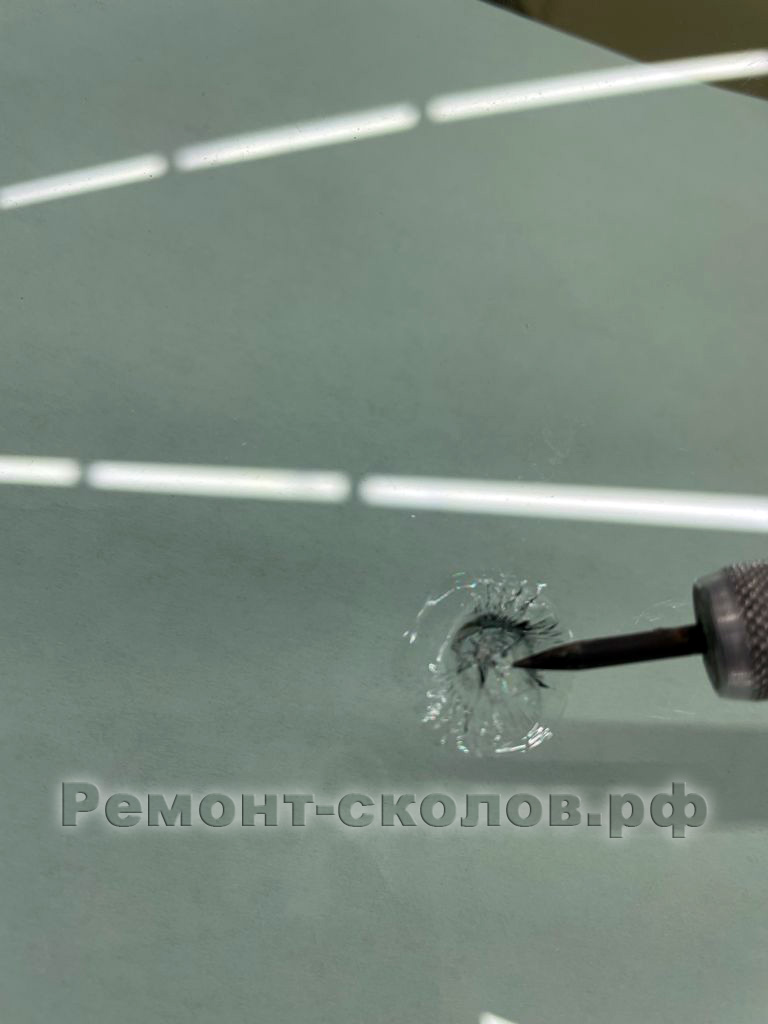 Скол на лобовом стекле Porsche в ЮЗАО