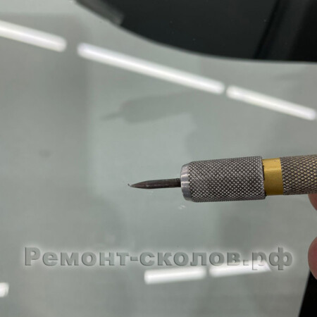 Ремонт скола лобового стекла Ремонт скола лобового стекла Москва